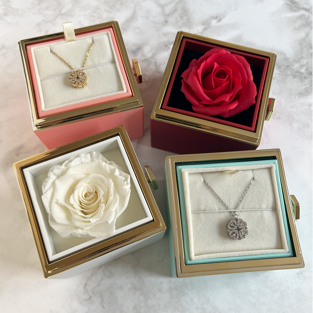 Eternal Clover Necklace with Rotating Box